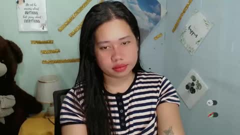 Snapshot of f3ckdollucy chatting on February 13, 10:43 pm yanna online show from February 13, 10:43 pm