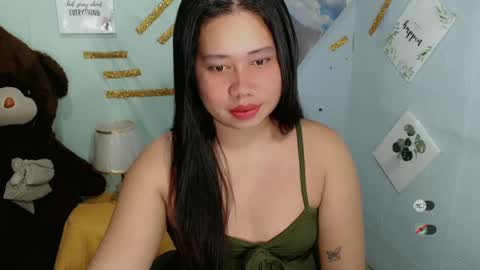 Snapshot of f3ckdollucy chatting on February 17, 12:54 am yanna online show from February 17, 12:54 am