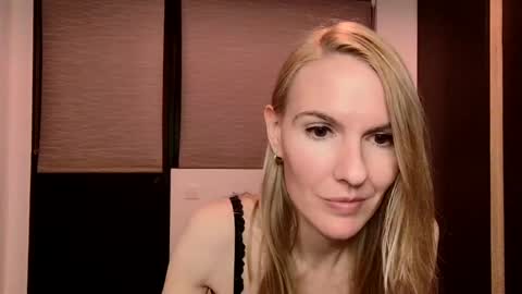Fanny online show from December 31, 1:26 am