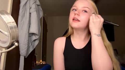 fantasyfairy555 online show from September 17, 12:36 am