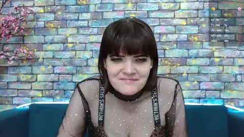 Laura online show from December 7, 9:50 pm