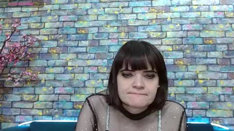 Laura online show from December 2, 3:51 am