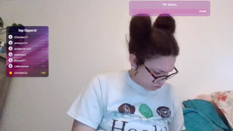 Snapshot of feetnymph chatting on February 25, 10:31 pm Soley online show from February 25, 10:31 pm