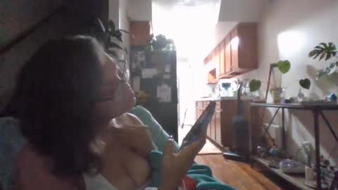 Snapshot of feetnymph chatting on September 13, 3:31 am Soley online show from September 13, 3:31 am
