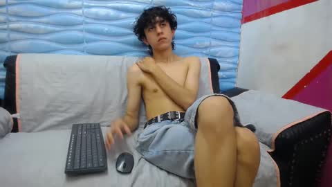 Snapshot of felipe_browns chatting on January 28, 1:49 pm Felipe Browns online show from January 28, 1:49 pm