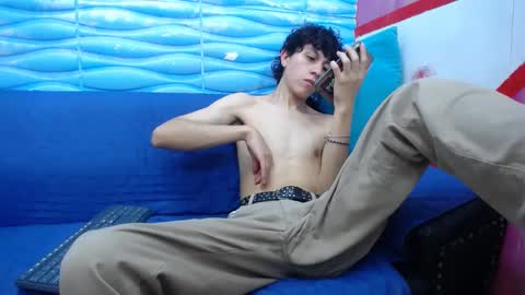 Snapshot of felipe_browns chatting on March 5, 1:39 pm Felipe Browns online show from March 5, 1:39 pm
