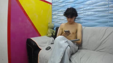 Snapshot of felipe_browns chatting on January 30, 1:42 pm Felipe Browns online show from January 30, 1:42 pm