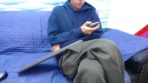 Snapshot of felipe_browns chatting on February 19, 12:55 pm Felipe Browns online show from February 19, 12:55 pm