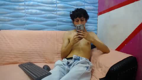 Snapshot of felipe_browns chatting on February 7, 1:22 pm Felipe Browns online show from February 7, 1:22 pm