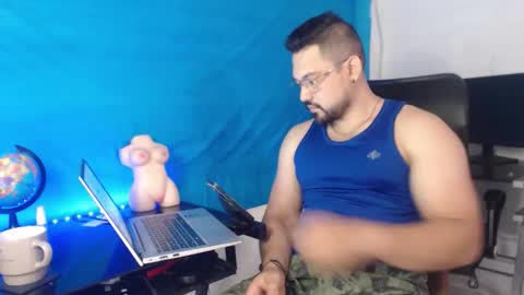 FELIPE QUIROZ online show from September 12, 5:26 pm