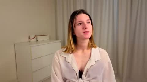 fellissamissa online show from September 18, 4:27 am