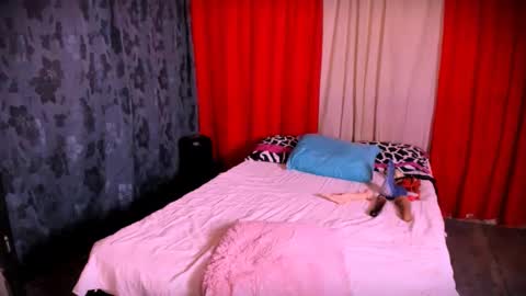 Snapshot of fernanda_l chatting on February 8, 3:21 pm fernanda online show from February 8, 3:21 pm