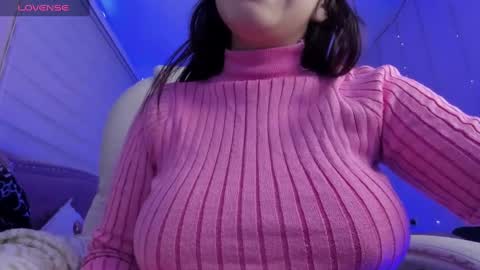 Snapshot of fernandadiaz05 chatting on February 16, 10:21 pm Fernanda Diaz online show from February 16, 10:21 pm