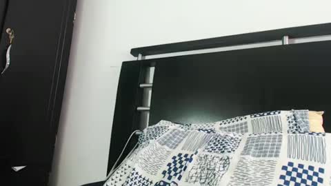 ffredhihardd online show from December 28, 2:42 pm