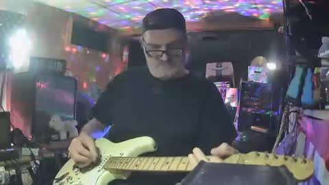 flamingfartguy online show from September 18, 3:49 pm