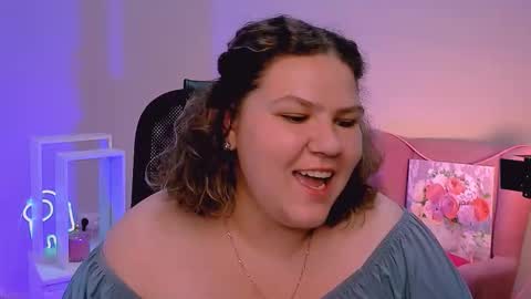 Snapshot of florenceanderson_ chatting on September 11, 9:21 am florenceanderson_ online show from September 11, 9:21 am