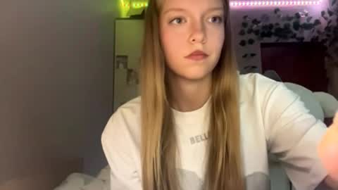 Nicole online show from September 20, 3:37 pm