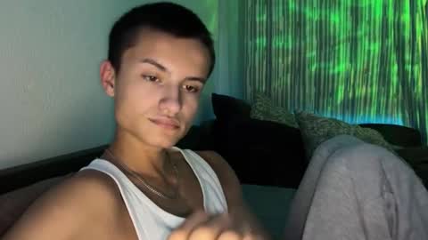 foooxxxi online show from September 16, 6:33 pm
