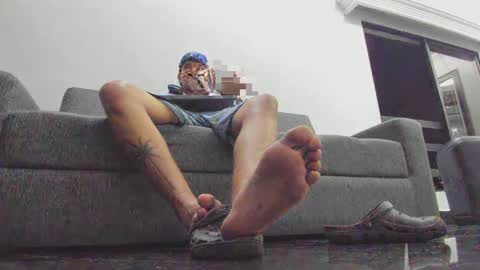 foot_master777 online show from February 14, 4:37 am