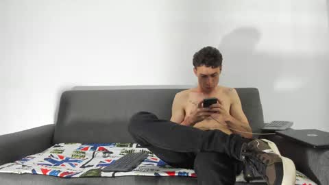 foot_master777 online show from September 20, 3:20 am