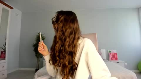 Snapshot of fox_beauty chatting on September 17, 1:09 am Kira online show from September 17, 1:09 am