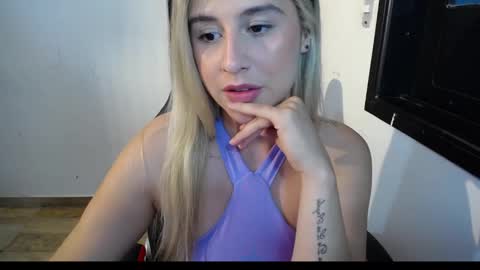 Snapshot of foxvalerin chatting on September 11, 12:34 am Valerin. online show from September 11, 12:34 am