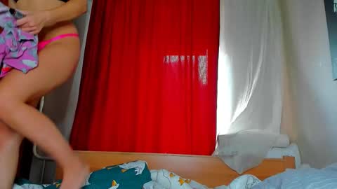 Snapshot of foxy_blond chatting on September 22, 12:59 am Foxy online show from September 22, 12:59 am