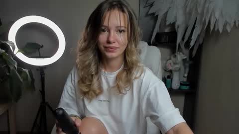 Snapshot of foxy_blond chatting on September 15, 12:12 am Foxy online show from September 15, 12:12 am
