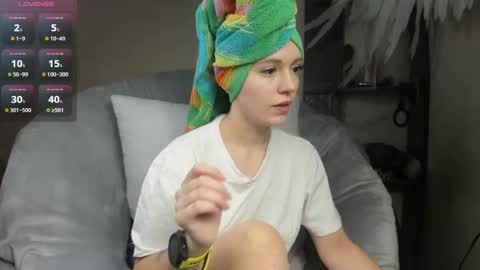 Snapshot of foxy_blond chatting on March 4, 9:07 am Foxy online show from March 4, 9:07 am