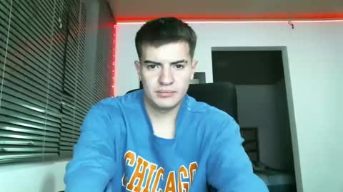 franccesco_699 online show from February 12, 2:03 am