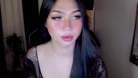 Snapshot of francine_moore chatting on December 4, 2:25 am Francine online show from December 4, 2:25 am