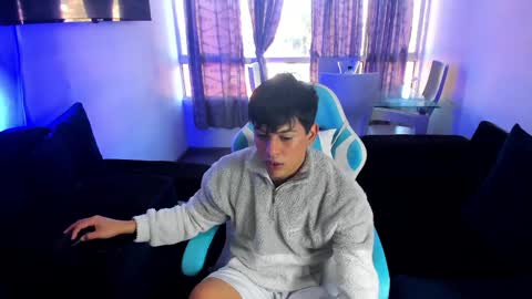 Snapshot of franco_rizzo01 chatting on January 22, 9:21 pm frank online show from January 22, 9:21 pm