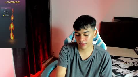Snapshot of franco_rizzo01 chatting on December 1, 10:56 pm frank online show from December 1, 10:56 pm