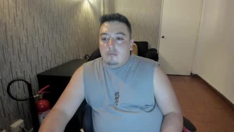 Snapshot of francoisroy chatting on February 17, 4:09 am Juan online show from February 17, 4:09 am