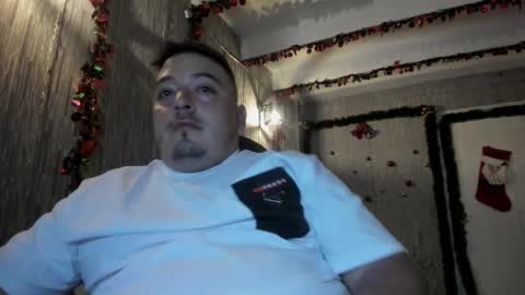 Snapshot of francoisroy chatting on December 25, 10:16 pm Juan online show from December 25, 10:16 pm