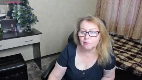 FrauMartha online show from December 24, 11:06 am