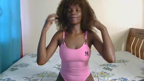 Nessa-Independent model online show from February 5, 10:30 am