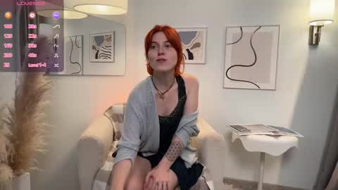 freirene_ online show from September 23, 8:19 am