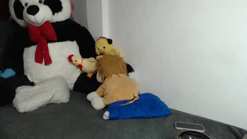 Mia and Gary  online show from February 7, 3:02 am