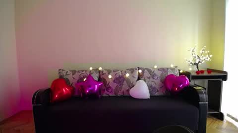 Snapshot of gabby_di chatting on March 11, 9:02 am Jaklin online show from March 11, 9:02 am
