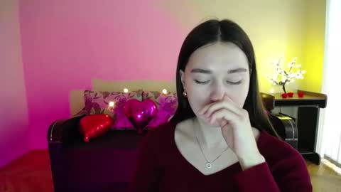 Snapshot of gabby_di chatting on March 1, 12:01 pm Jaklin online show from March 1, 12:01 pm