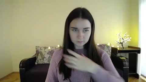 Snapshot of gabby_di chatting on February 6, 11:53 am Jaklin online show from February 6, 11:53 am