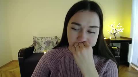 Snapshot of gabby_di chatting on January 30, 1:53 pm Jaklin online show from January 30, 1:53 pm