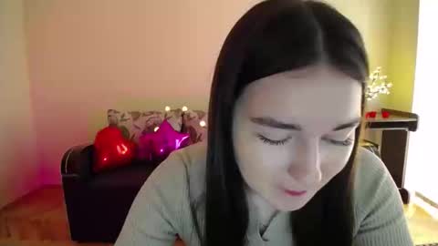Snapshot of gabby_di chatting on March 10, 8:50 am Jaklin online show from March 10, 8:50 am