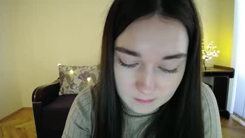 Snapshot of gabby_di chatting on January 29, 12:35 pm Jaklin online show from January 29, 12:35 pm