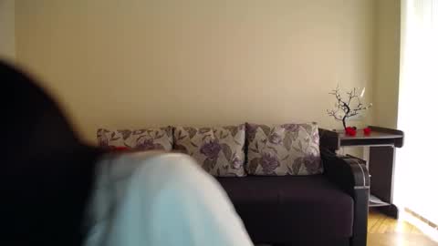 Snapshot of gabby_di chatting on September 16, 8:17 am Jaklin online show from September 16, 8:17 am