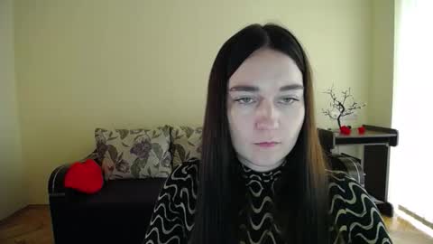 Snapshot of gabby_di chatting on September 18, 11:25 am Jaklin online show from September 18, 11:25 am