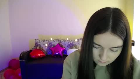 Snapshot of gabby_di chatting on February 20, 9:11 am Jaklin online show from February 20, 9:11 am