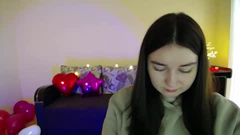 Snapshot of gabby_di chatting on February 12, 9:10 am Jaklin online show from February 12, 9:10 am