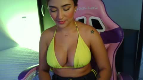 Snapshot of gabi_xi chatting on January 8, 2:25 pm Gabi online show from January 8, 2:25 pm
